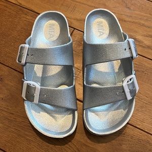 MIA sandal